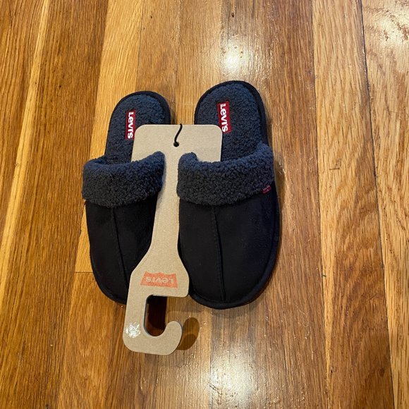 Levi's Black Slippers NWT Size M (7-8) - Picture 2 of 4
